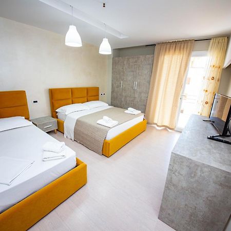 Hotel Miki Durrës Esterno foto