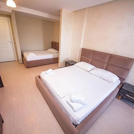 Hotel Miki Durrës Esterno foto