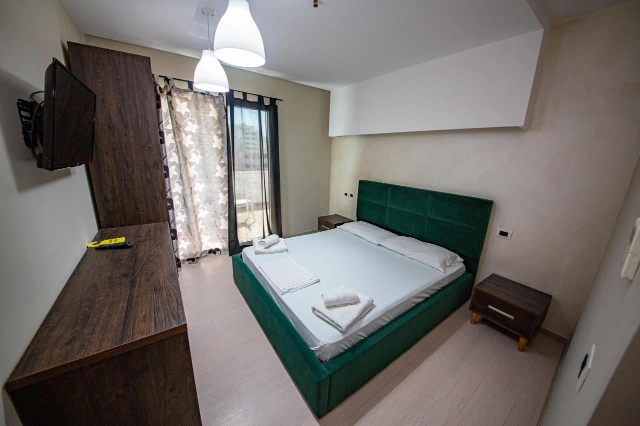 Hotel Miki Durrës Esterno foto