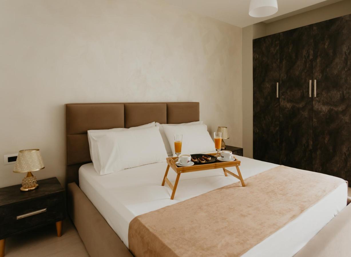 Hotel Miki Durrës Esterno foto