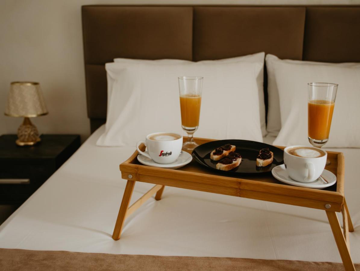 Hotel Miki Durrës Esterno foto