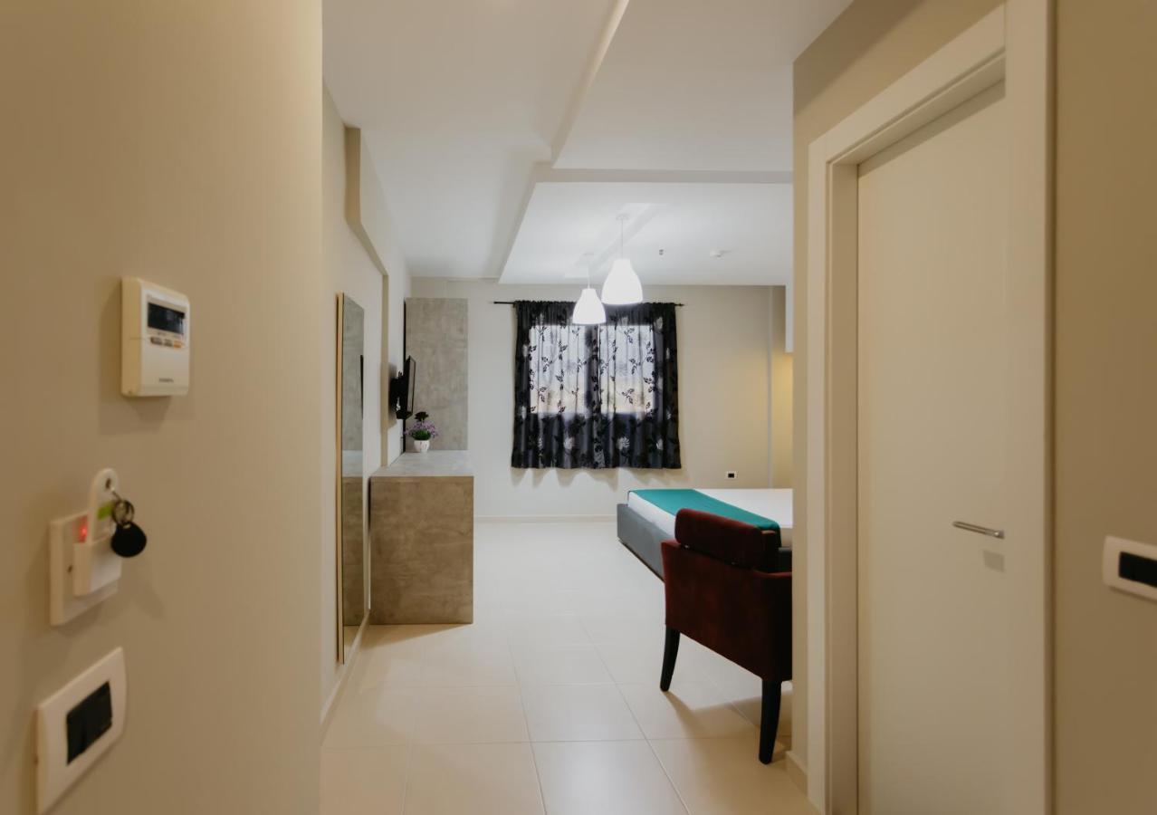 Hotel Miki Durrës Esterno foto