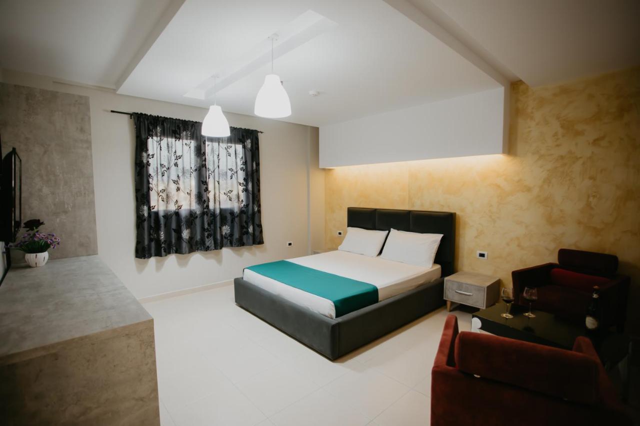 Hotel Miki Durrës Esterno foto