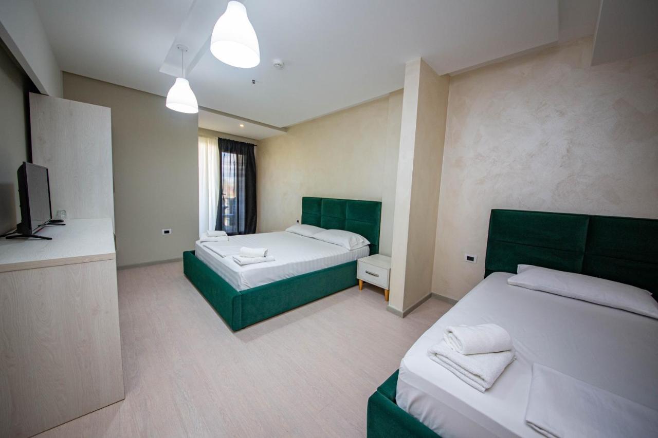 Hotel Miki Durrës Esterno foto