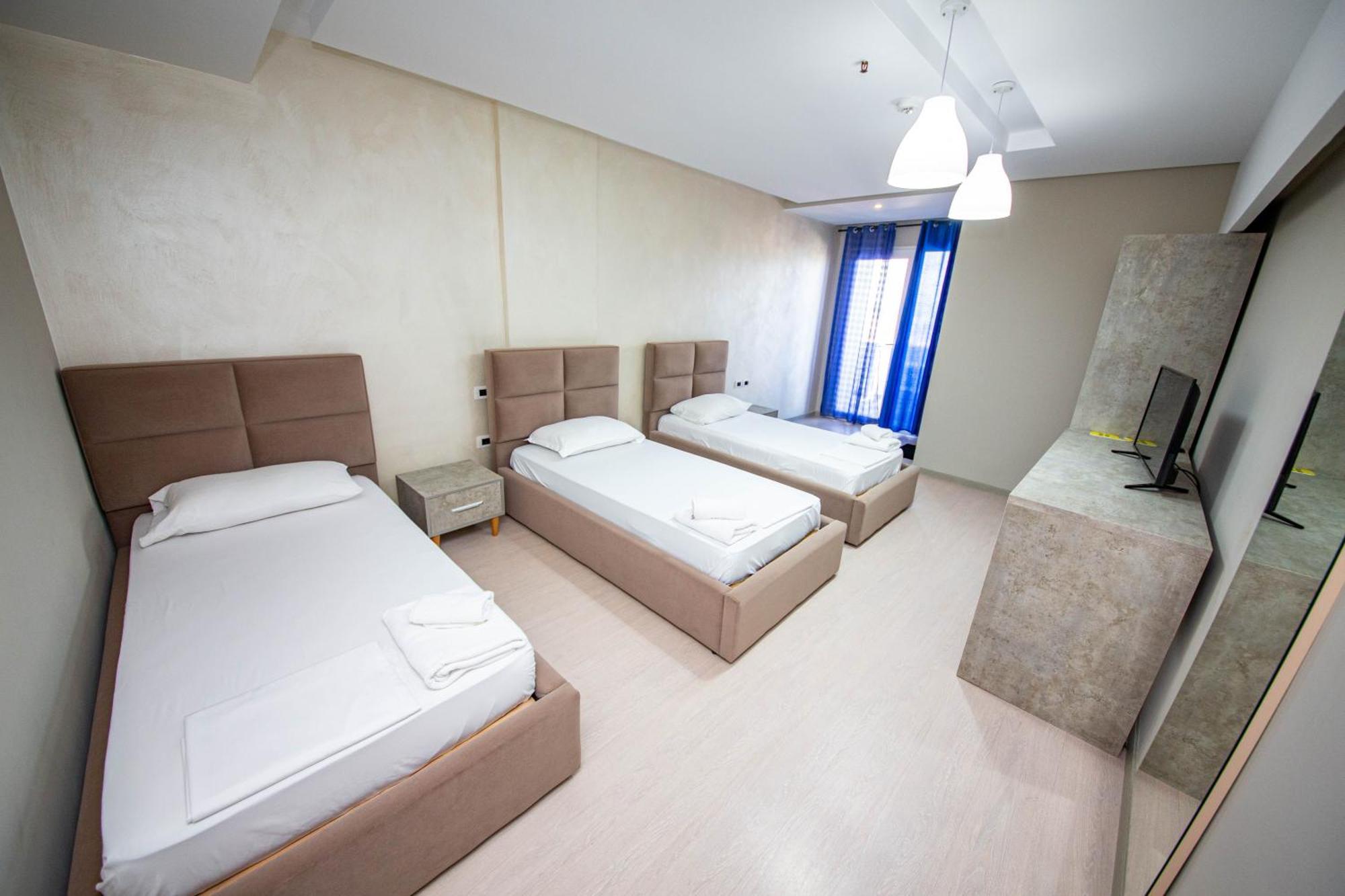 Hotel Miki Durrës Esterno foto