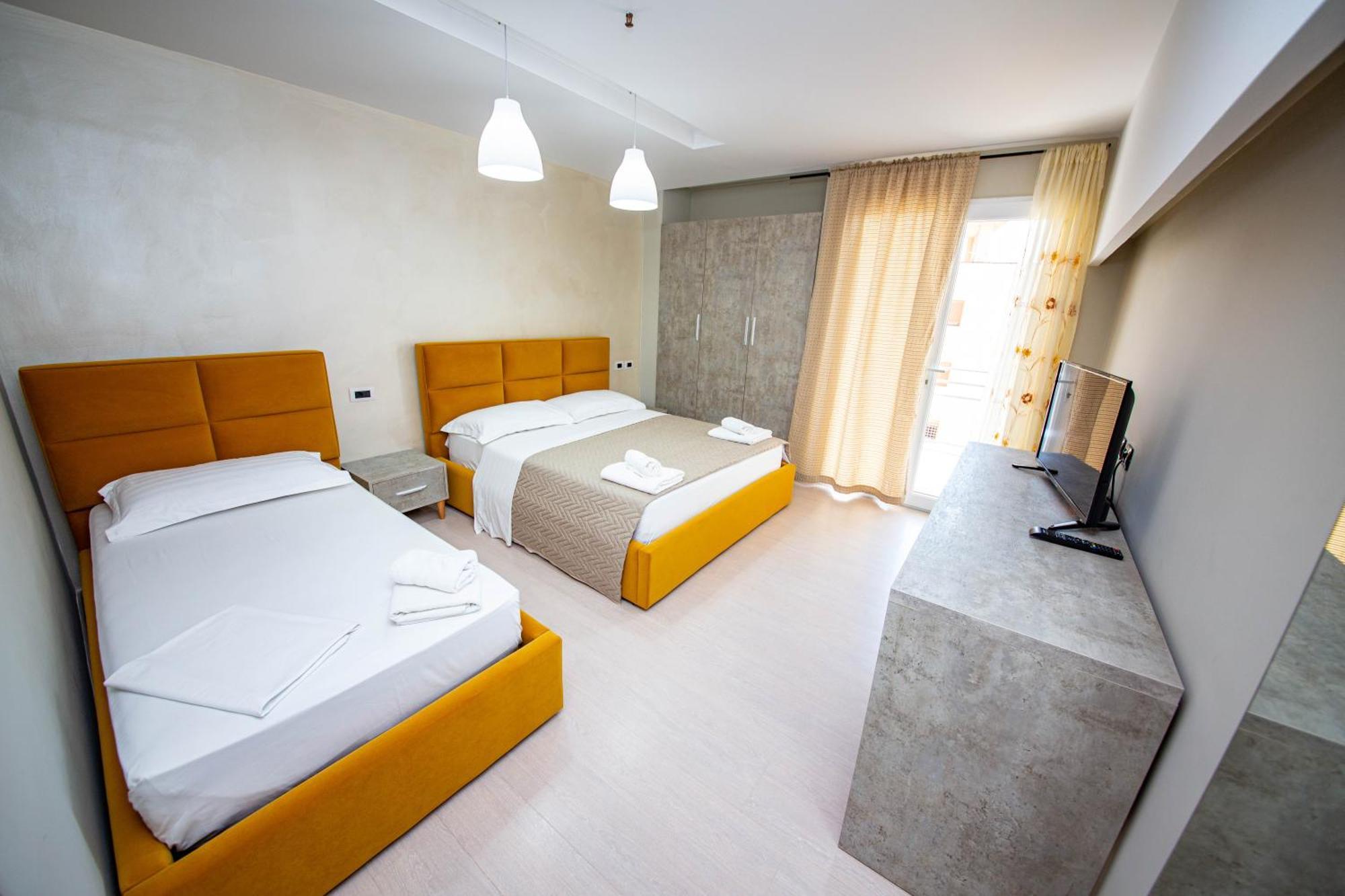 Hotel Miki Durrës Esterno foto