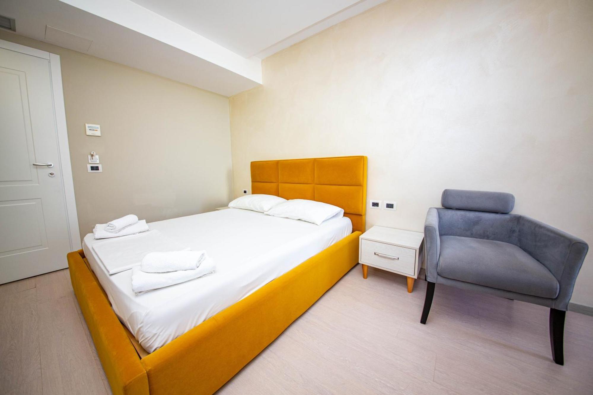 Hotel Miki Durrës Esterno foto